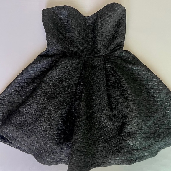 Strapless Black dress - Picture 1 of 3